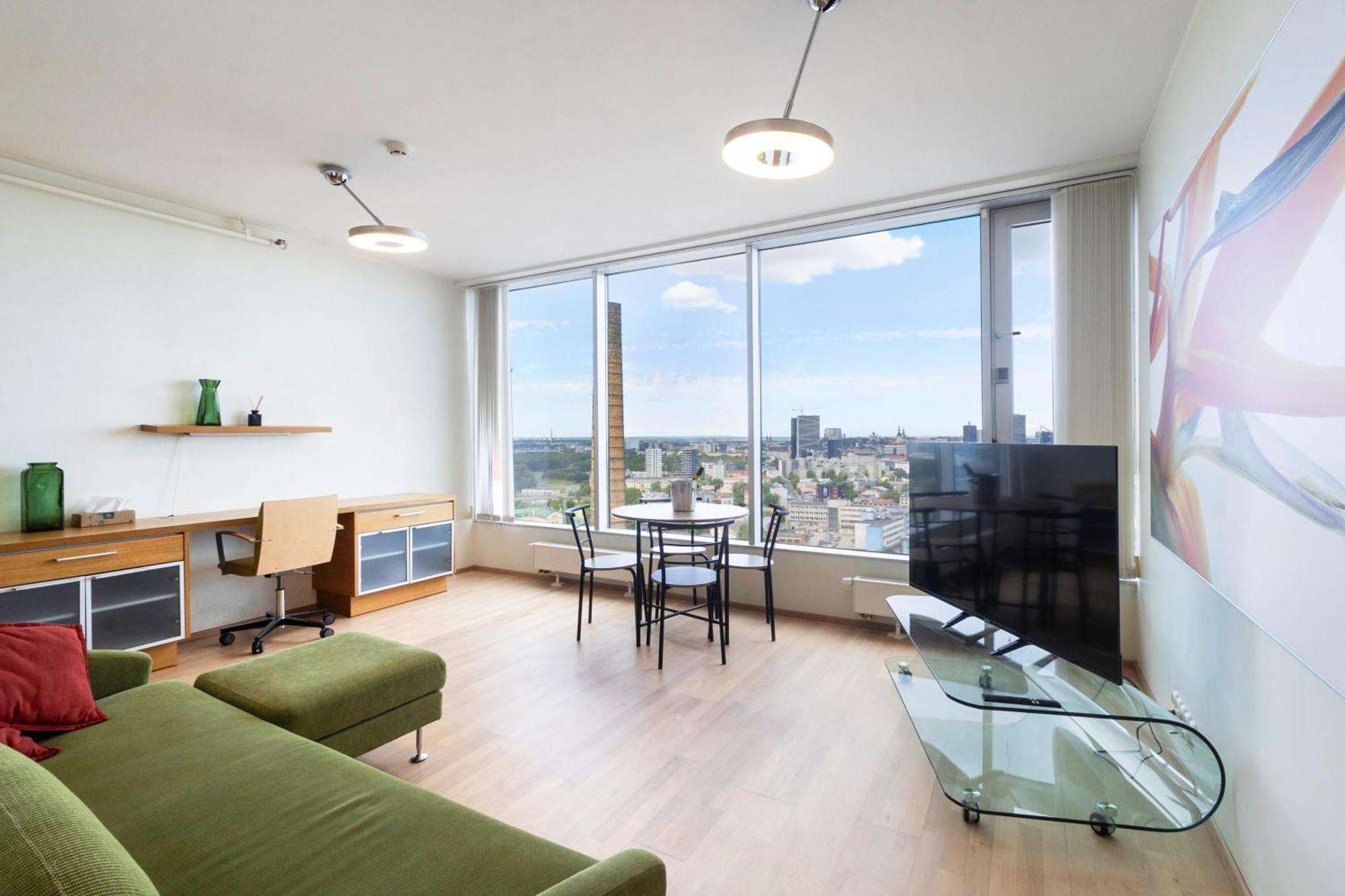 Revalia Fahle Airport Bus-Station Apartments With Best Views Exterior foto