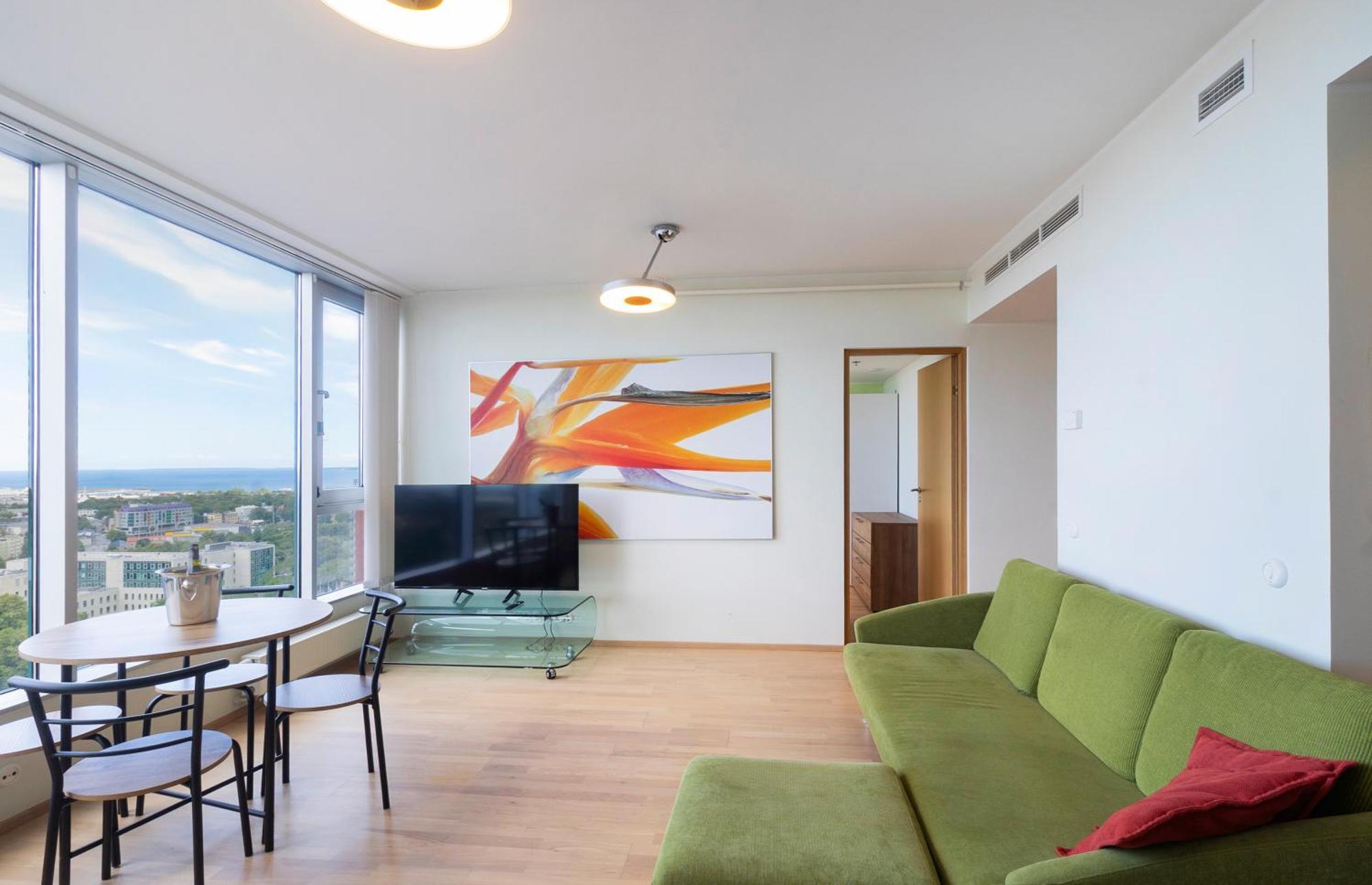 Revalia Fahle Airport Bus-Station Apartments With Best Views Exterior foto