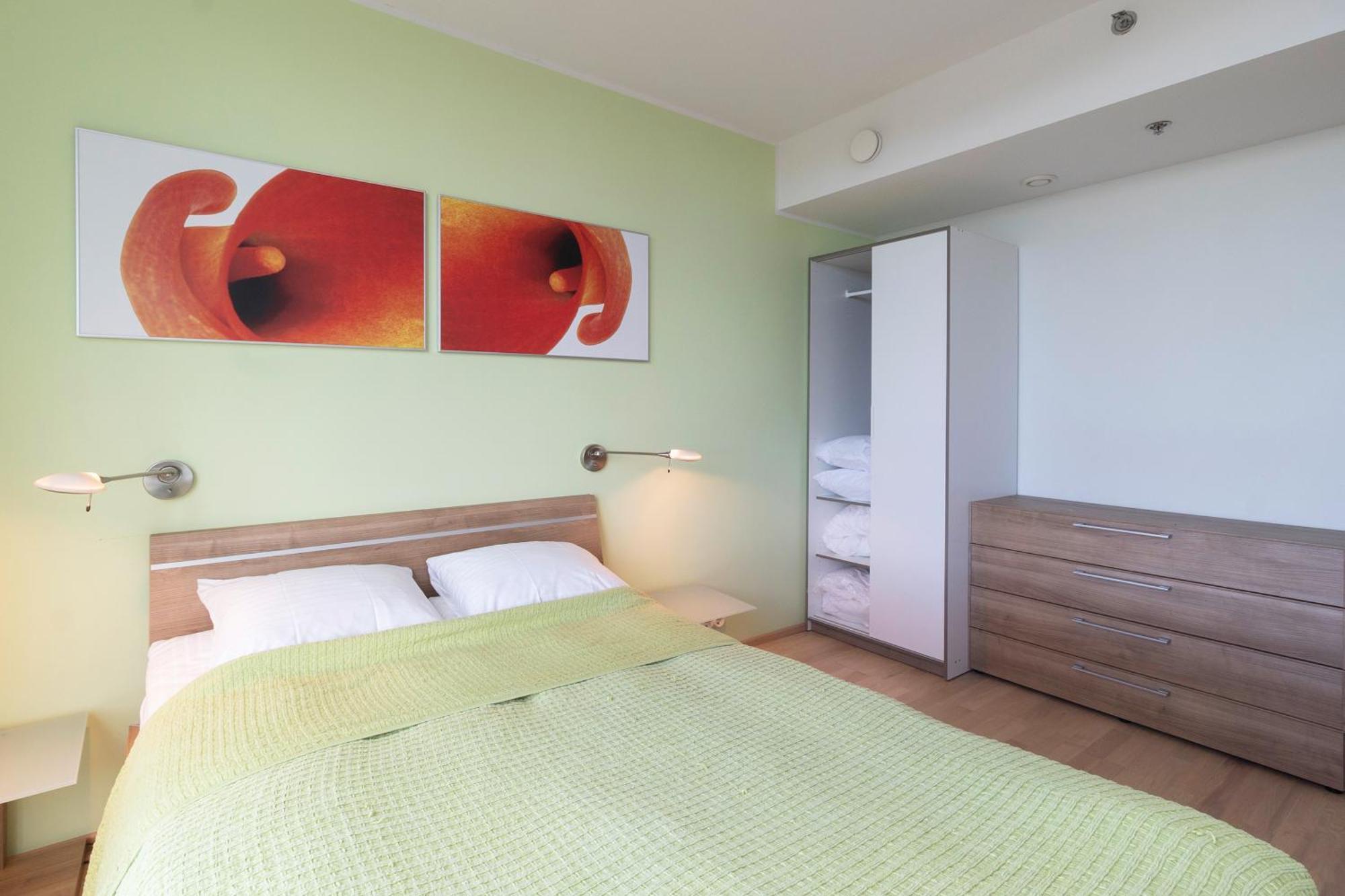Revalia Fahle Airport Bus-Station Apartments With Best Views Exterior foto