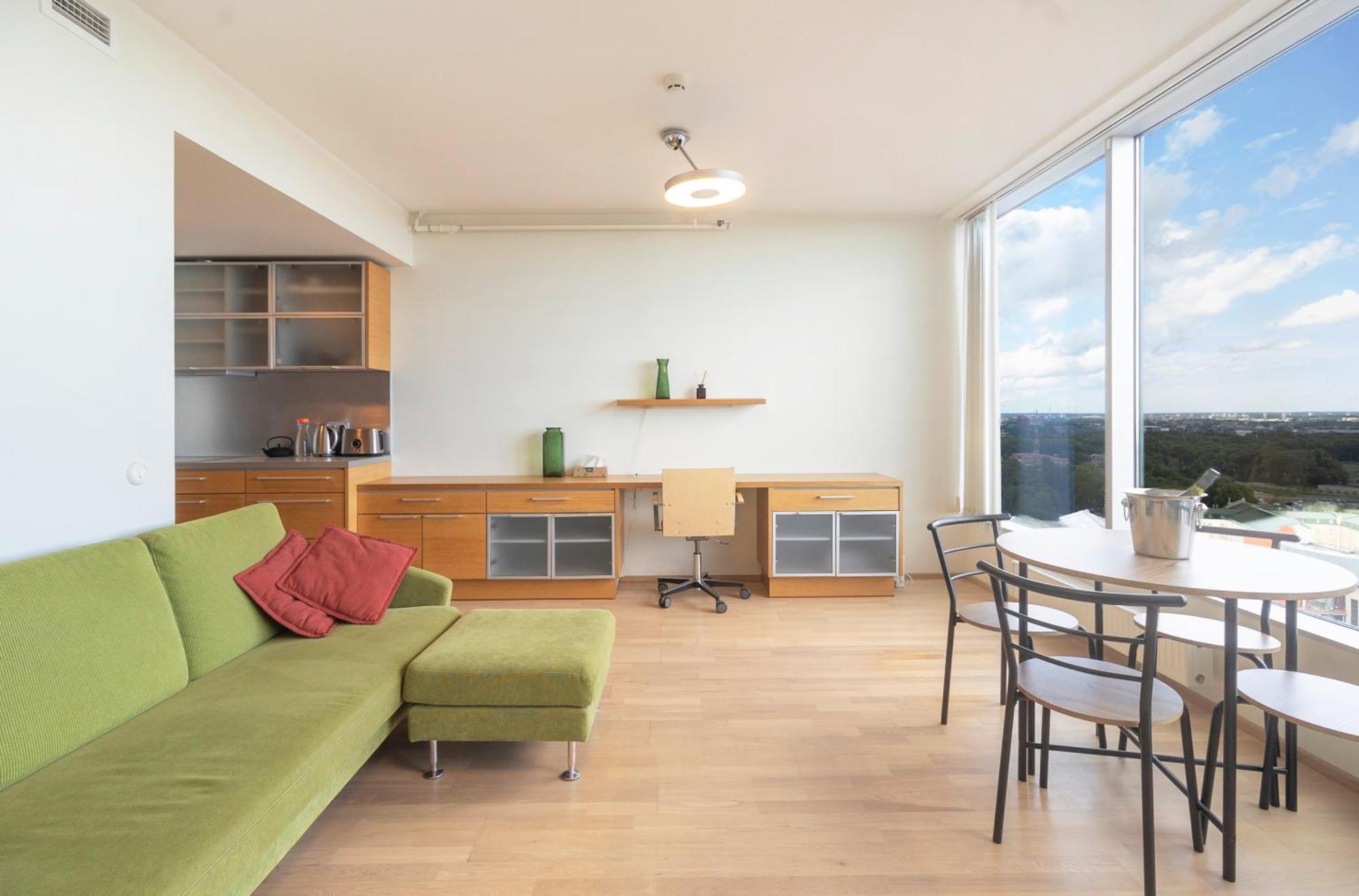 Revalia Fahle Airport Bus-Station Apartments With Best Views Exterior foto