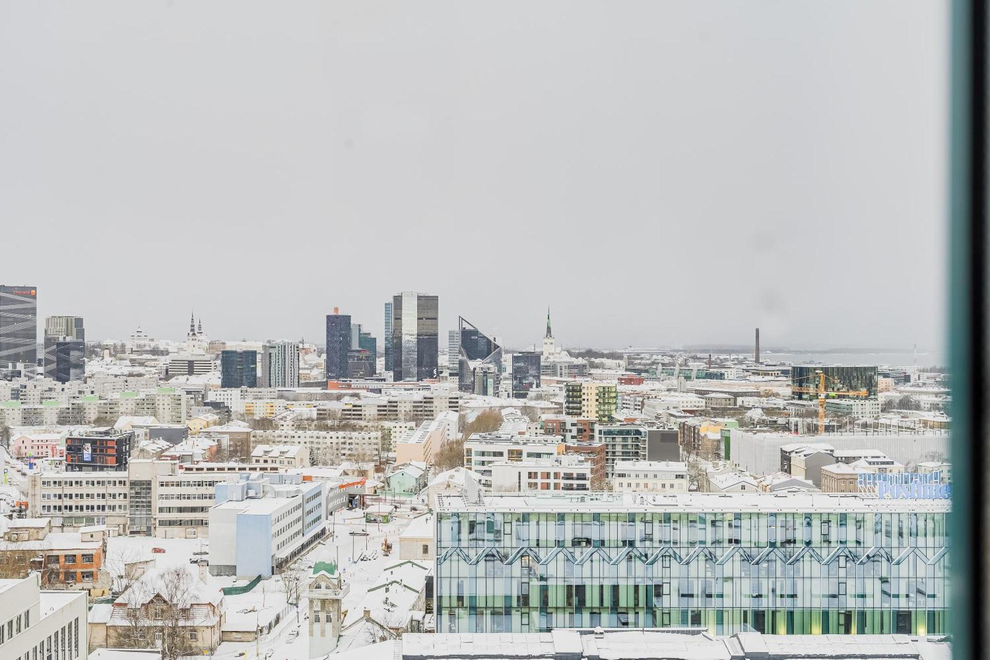 Revalia Fahle Airport Bus-Station Apartments With Best Views Exterior foto
