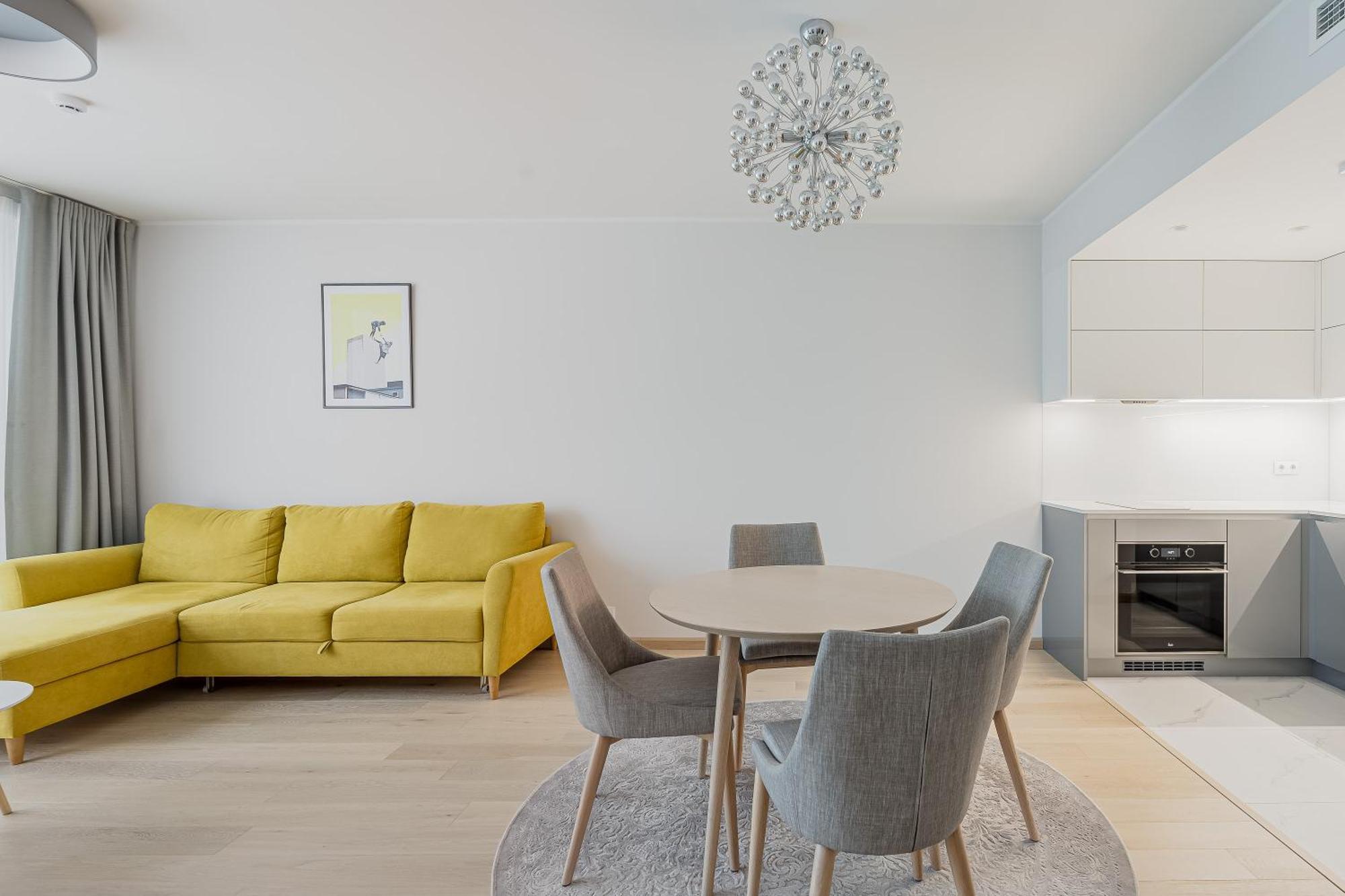 Revalia Fahle Airport Bus-Station Apartments With Best Views Exterior foto